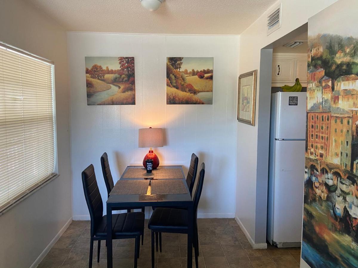 Private Room In A 2 Bedroom 1 Bathroom Shared With Host, On The Beach, Surrounded By Resorts, Only 2 People Max St. Pete Beach Dış mekan fotoğraf